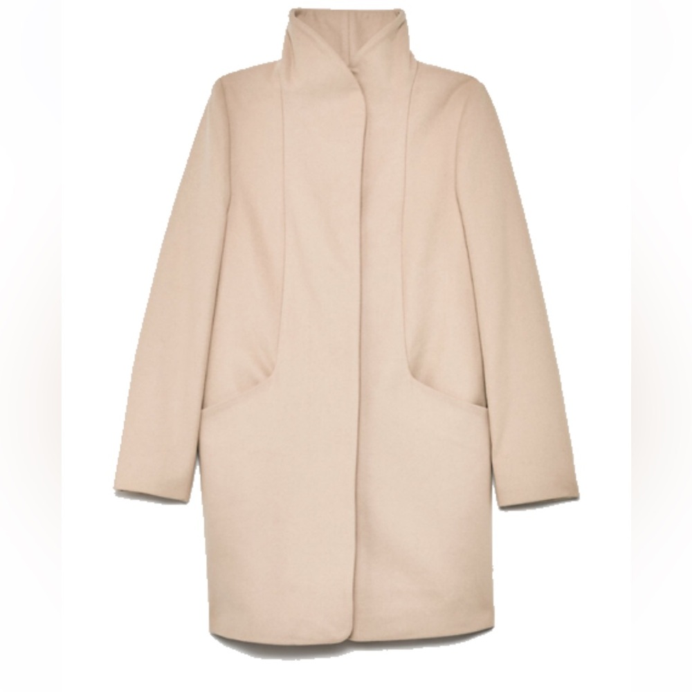 Aritzia Cocoon Coat Size XS